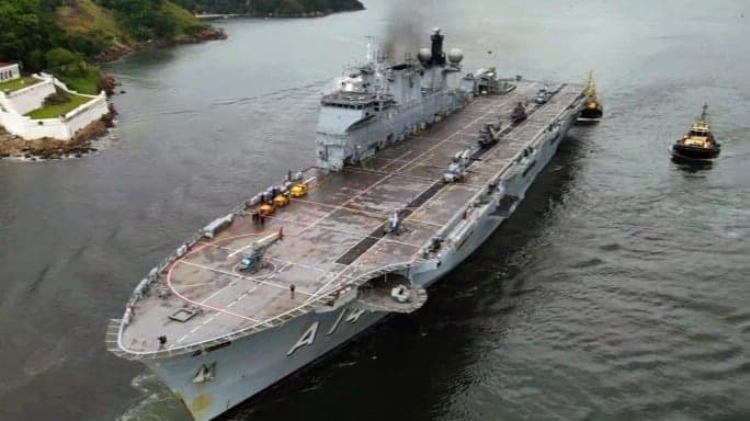  RS recebe 154 toneladas de doações do maior navio de guerra da América Latina