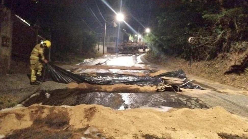 Vazamento de combustível em Viçosa provoca evacuação de residências e galpões
