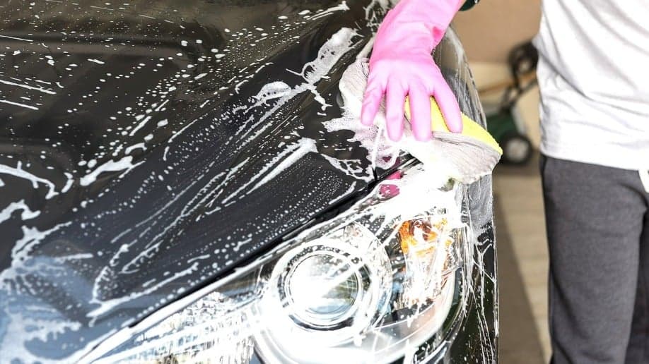 Cuidados com a pintura do carro durante o verão: dicas de especialistas