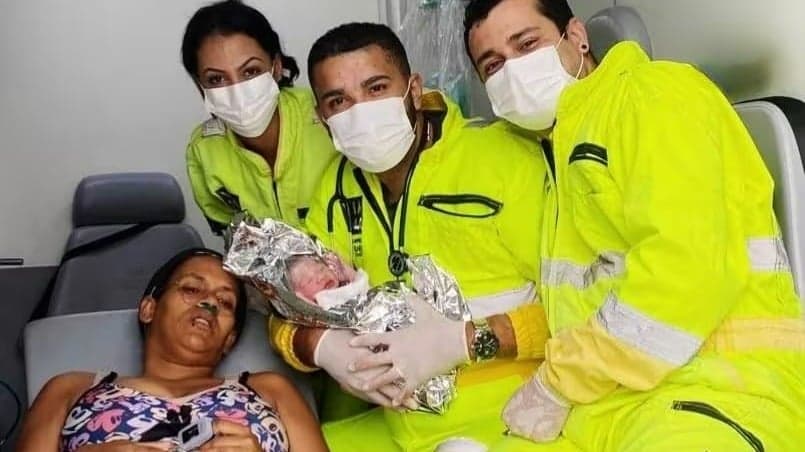 Nascimento inusitado: Bebê vem ao mundo em ambulância na BR-040, em Minas Gerais