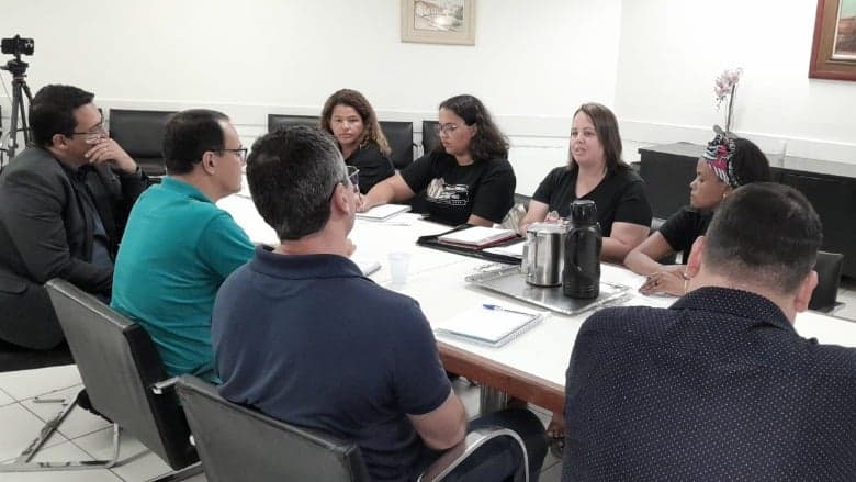 Prefeito Gustavo Nunes sanciona reajustes aprovados para os servidores de Ipatinga