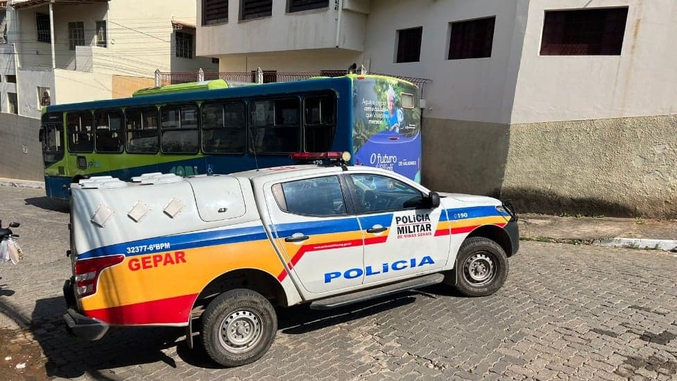 Idosa morre atropelada por ônibus em Governador Valadares